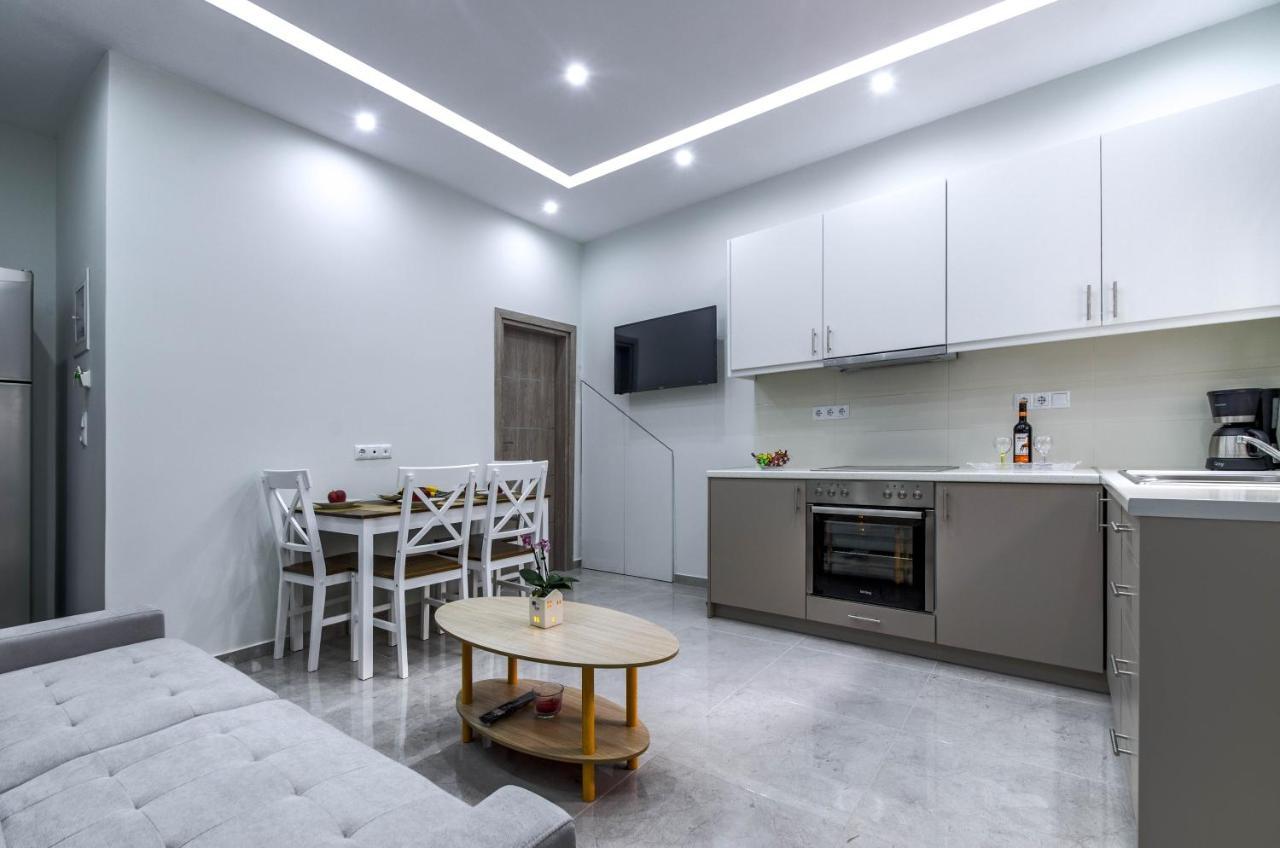 Renovated 2Bd House Close To Pireus Port Bagian luar foto