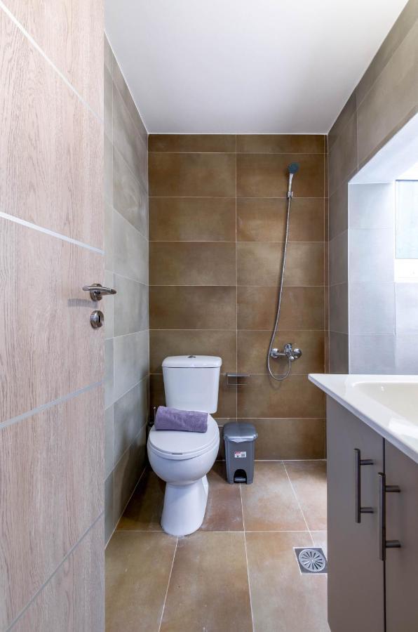 Renovated 2Bd House Close To Pireus Port Bagian luar foto