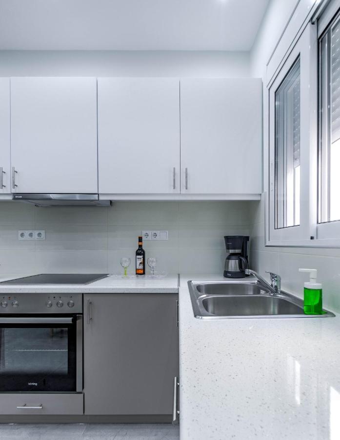 Renovated 2Bd House Close To Pireus Port Bagian luar foto