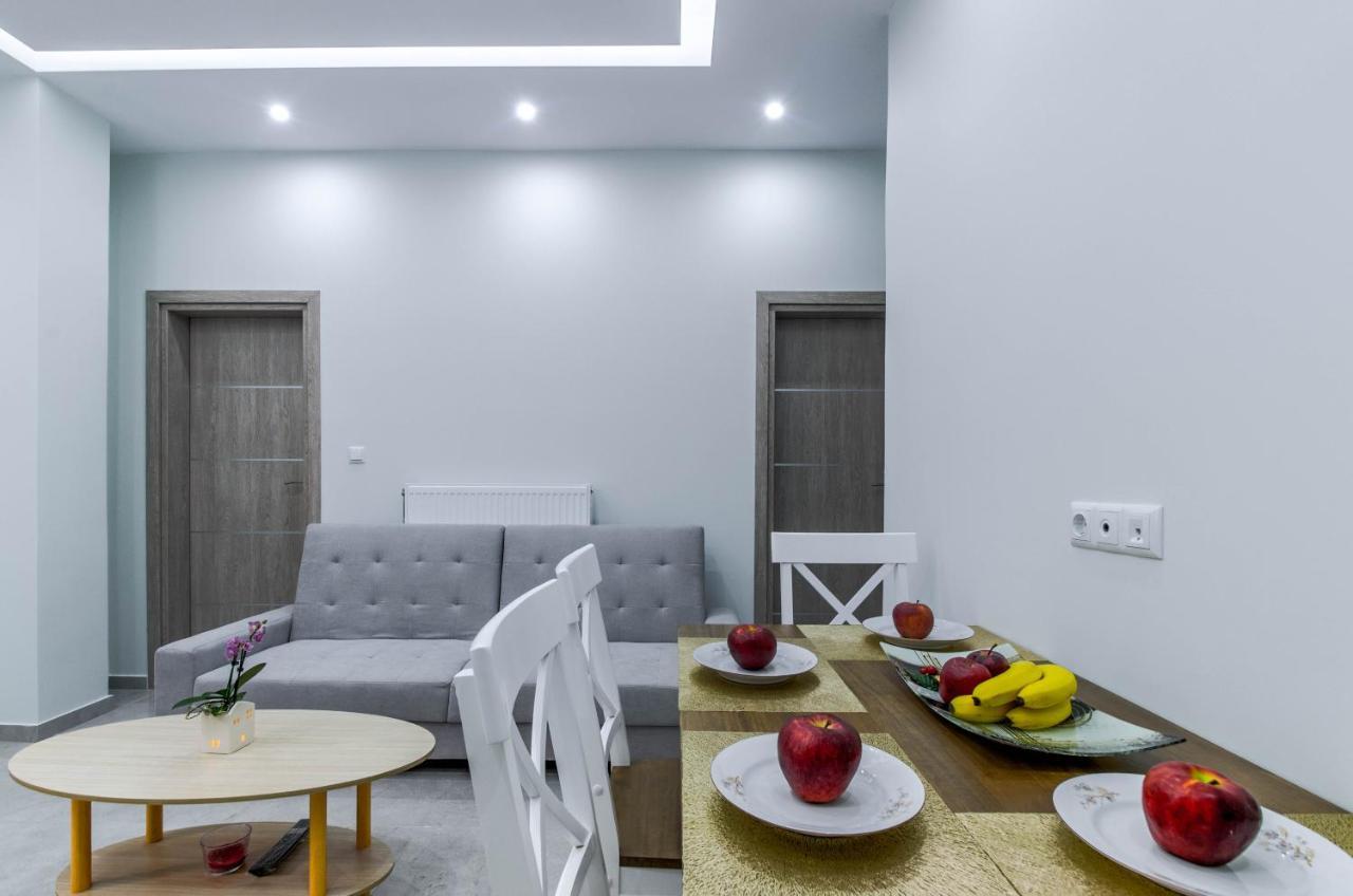 Renovated 2Bd House Close To Pireus Port Bagian luar foto